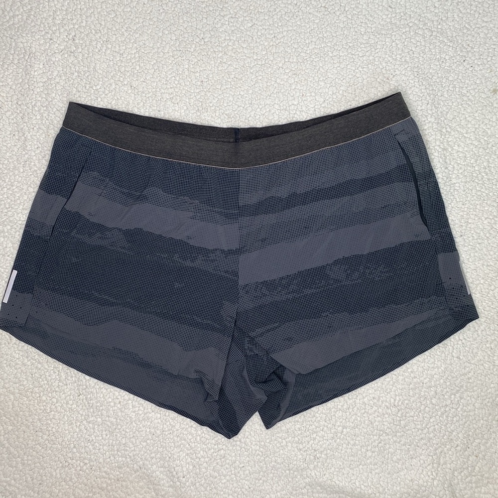 REI On The Trail Print Run Shorts: Size XXL